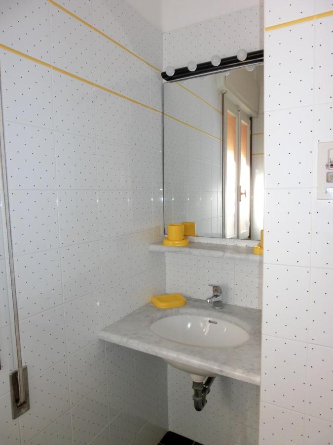 Nice Two-Bedroom Apartment 150M From The Beach Bibione Buitenkant foto