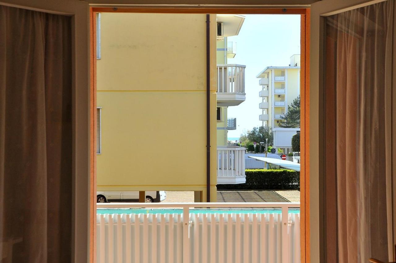 Nice Two-Bedroom Apartment 150M From The Beach Bibione Buitenkant foto