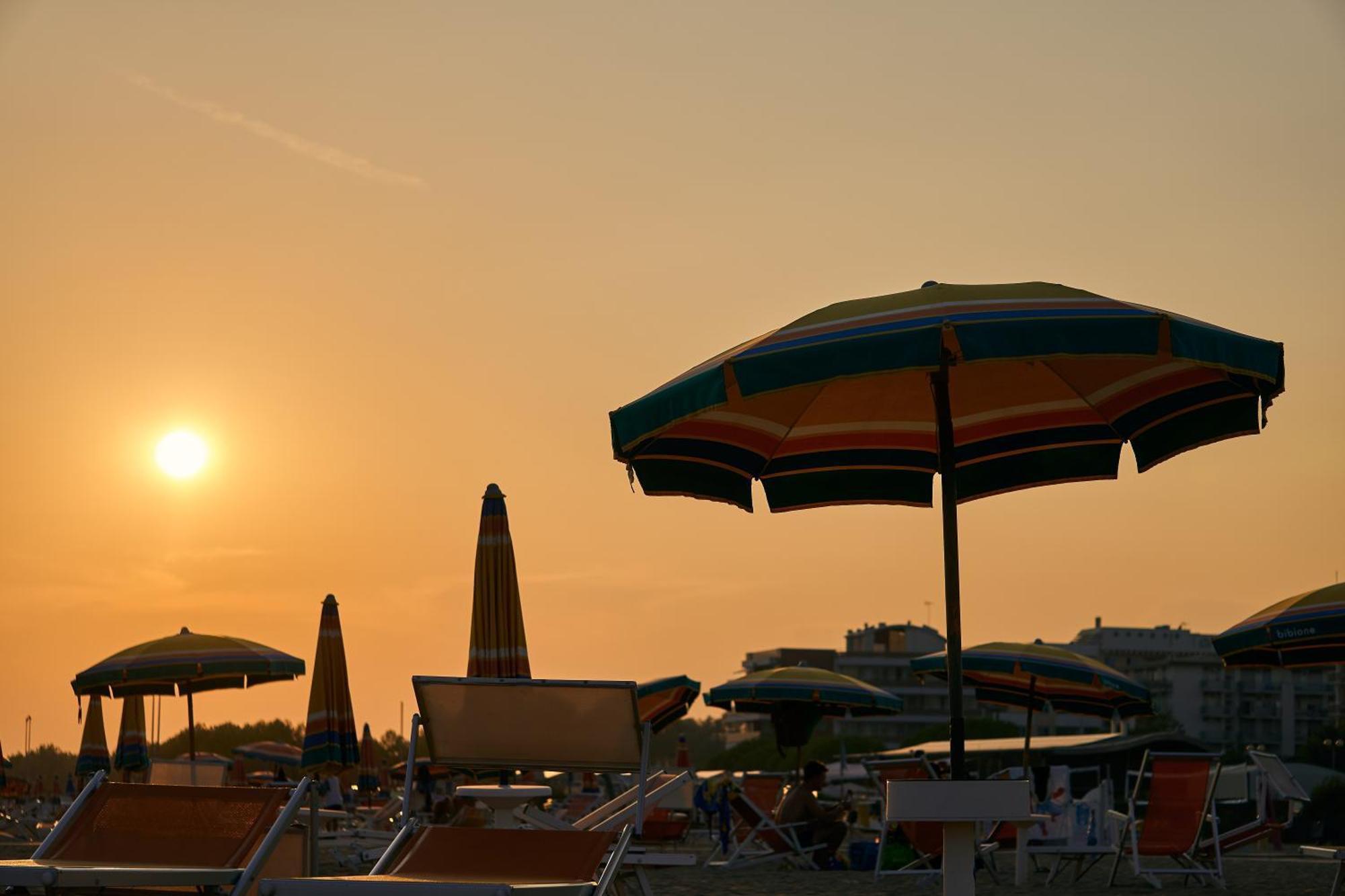 Nice Two-Bedroom Apartment 150M From The Beach Bibione Buitenkant foto